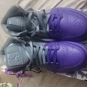 Air jordan mid 1 size 8